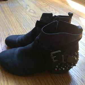 Vince camuto booties