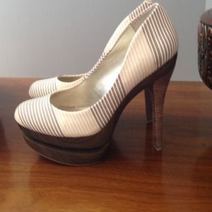 Jessica Simpson heels