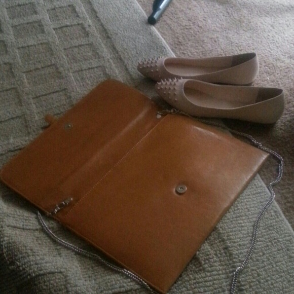 Can be used as purse or clutch