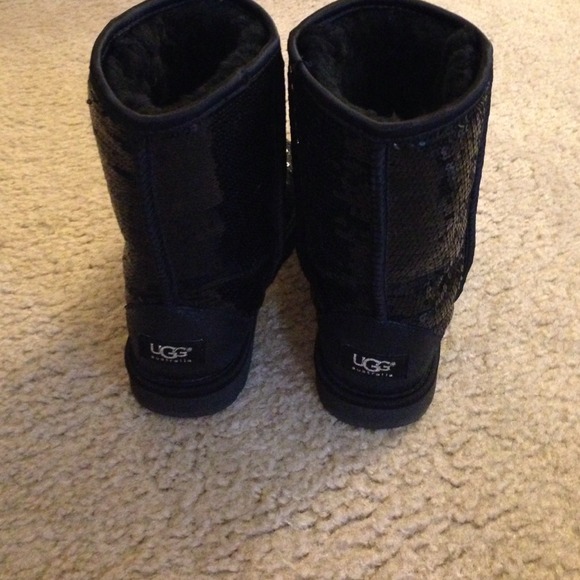 Black sequin uggs - Picture 2 of 4