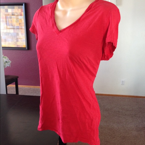 Red t - READ SIZE DESCRIPTION