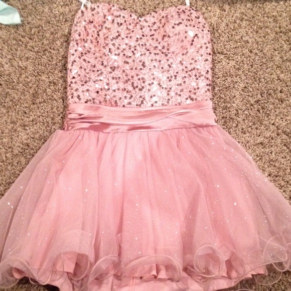 Short homecoming dress. Never worn