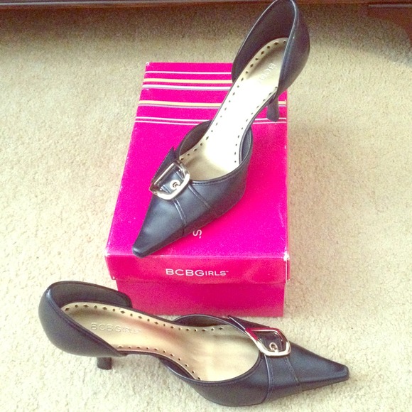 💕BCBG NAVY BLUE STALETTO💕