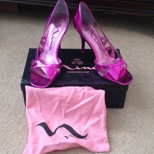 💕HOT PINK NINA HEELS💕