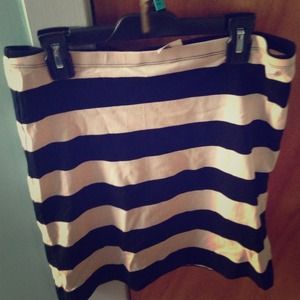 H&M basic pencil skirt.