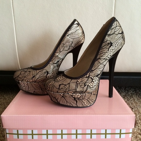 ❌SOLD❌Wild Diva Lace and Satin Heels "Jacklyn " - Picture 2 of 4