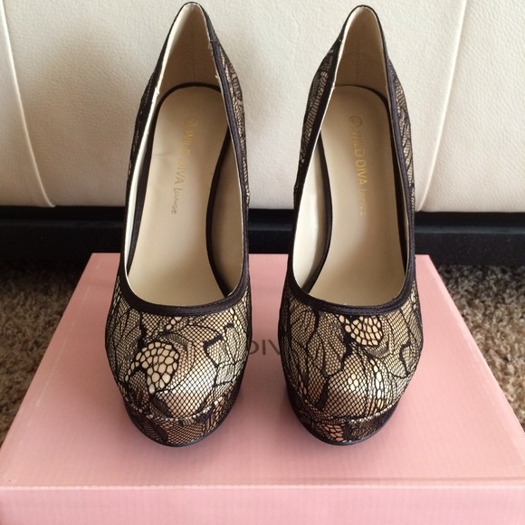 ❌SOLD❌Wild Diva Lace and Satin Heels "Jacklyn " - Picture 3 of 4