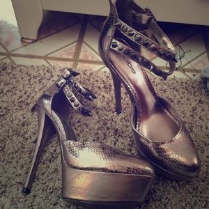 Bebe heels