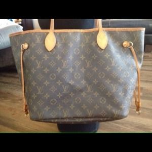*SOLD* 100% authentic Louis Vuitton Neverfull MM