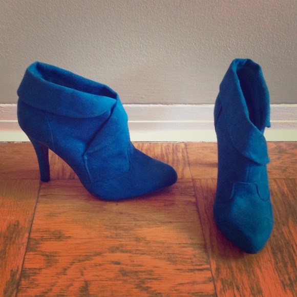 3" faux suede teal ankle booties