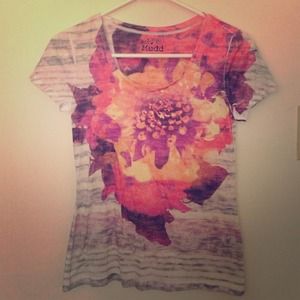 Mudd flower tshirt 🌸🌺
