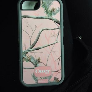Pink Camo Otterbox Case for iPhone 5/5s