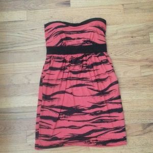 Red and black strapless minidress