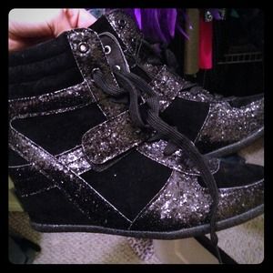 ⭐️REDUCED⭐️Sneaker Wedges