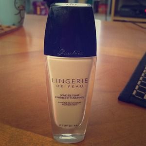 Guerlain Lingerie De Peau Foundation in 02.