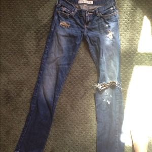 distressed Hollister skinny jeans