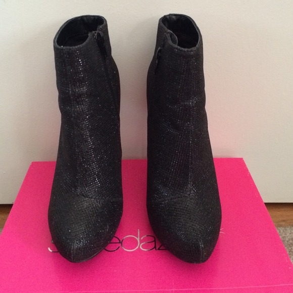 Shoe dazzle booties - Picture 2 of 2
