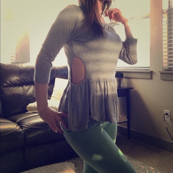 Kirra Top. Peekaboo sides😍👍