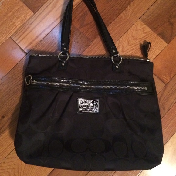 🌟FLASH SALE🌟Authentic Coach Poppy purse