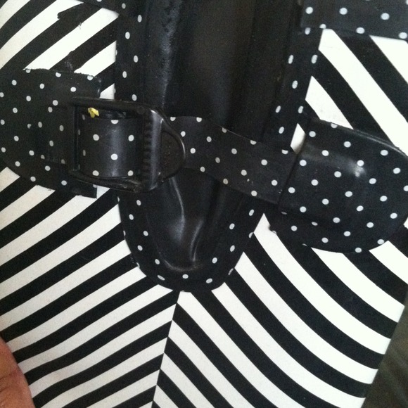Black and white stripped rain boots - Picture 3 of 3