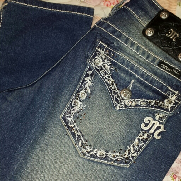 *PRICE REDUCED* Miss Me Jeans size 28
