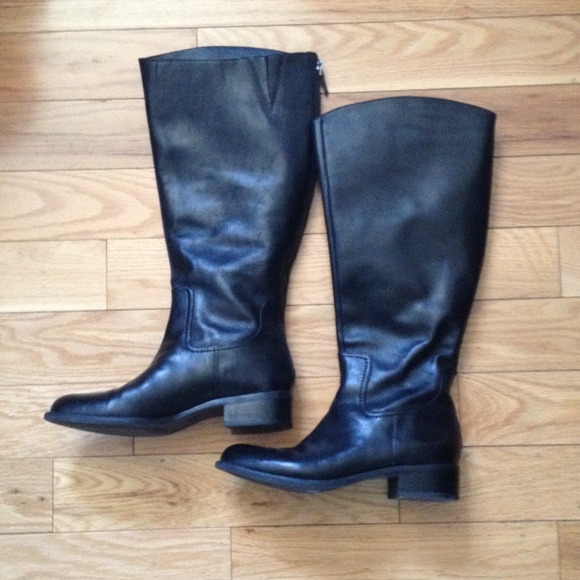 Black leather Franco Sarto boots