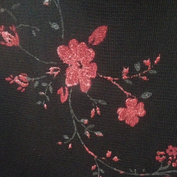 Black dress w/ red flowers - Picture 2 of 3