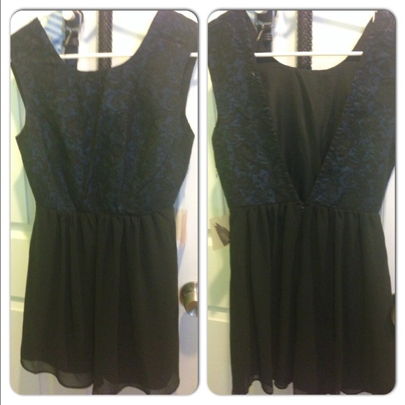 Backless dress