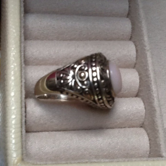 Ring.   ❤️SOLD❤️ - Picture 3 of 3