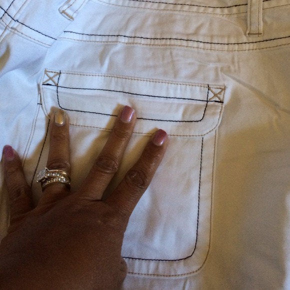 White long shorts ((5) - Picture 3 of 3