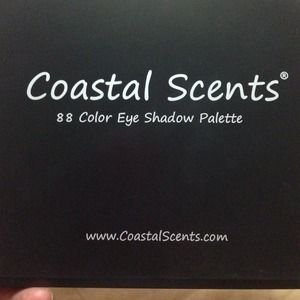 Coastal scents 88 eyeshadow pallete