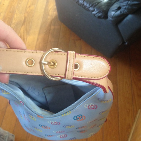 Purse - Picture 2 of 3