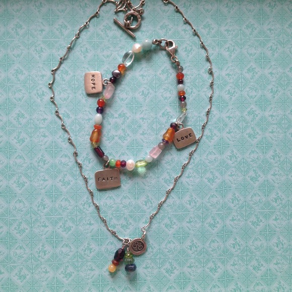 Coordinating Necklace/Bracelet Set