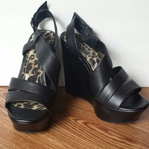 Jessica Simpson black wedges