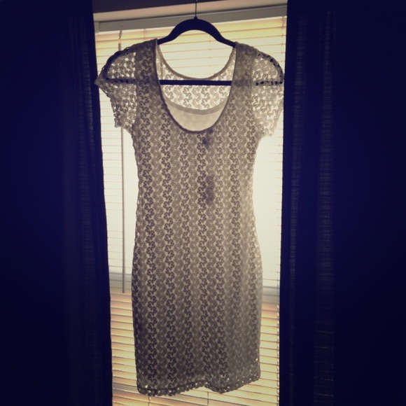 Size SMALL - Picture 1 of 1