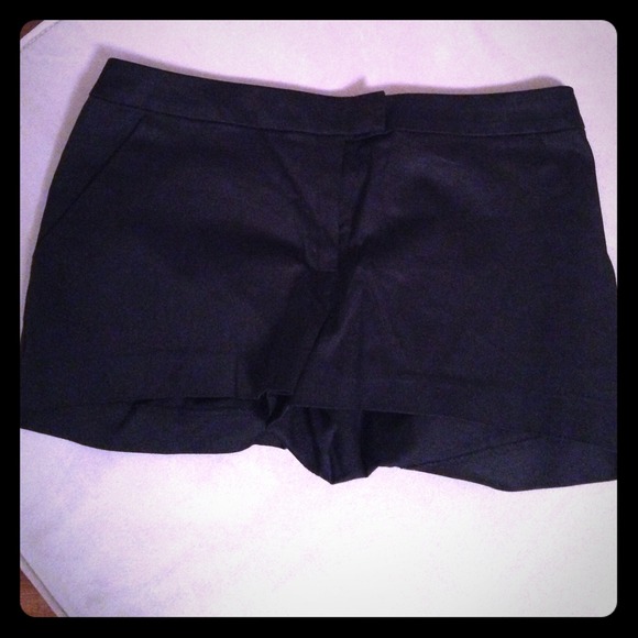 H&M black dress shorts