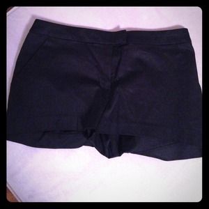 H&M black dress shorts