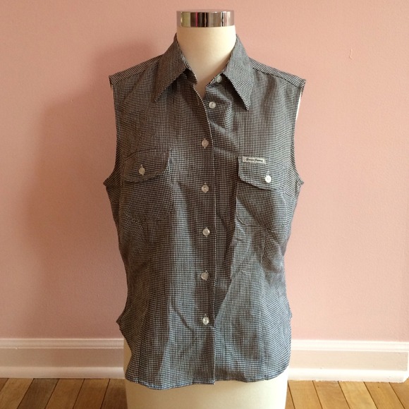Like new Guess sleeveless top