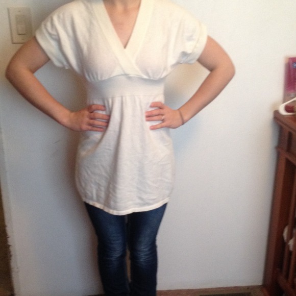 Off white long top . - Picture 2 of 2