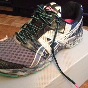 Used asics gel noosa