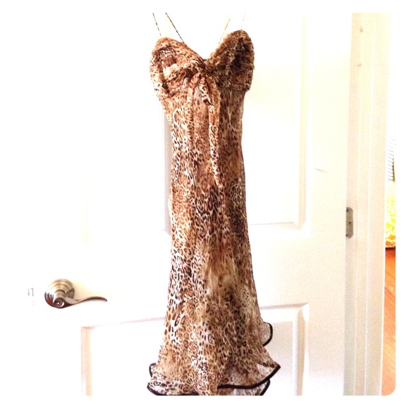 Cocktail dress with crossback - Picture 1 of 4