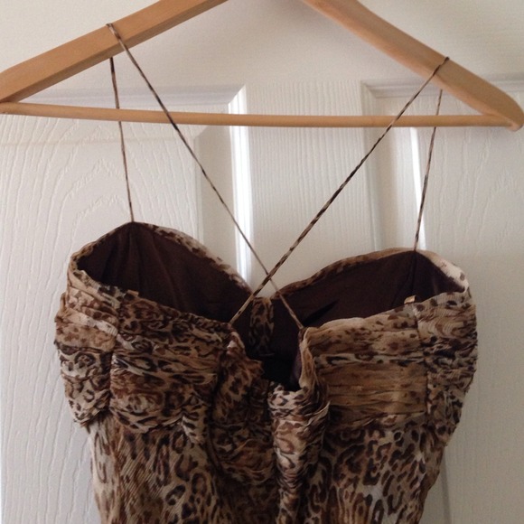 Cocktail dress with crossback - Picture 2 of 4