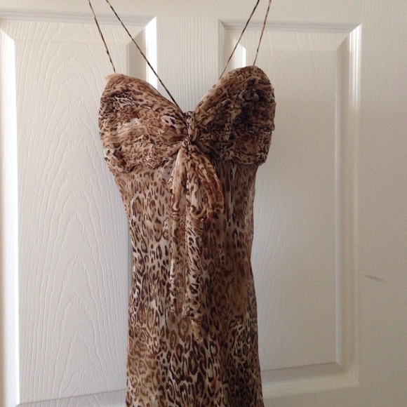 Cocktail dress with crossback - Picture 3 of 4