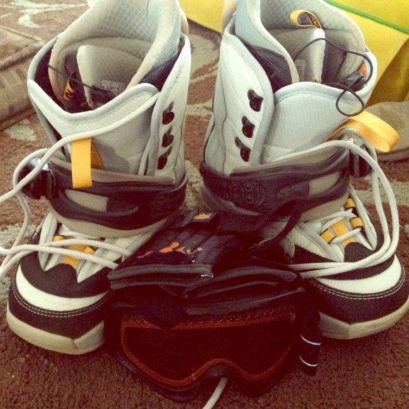 Snowboarding gear