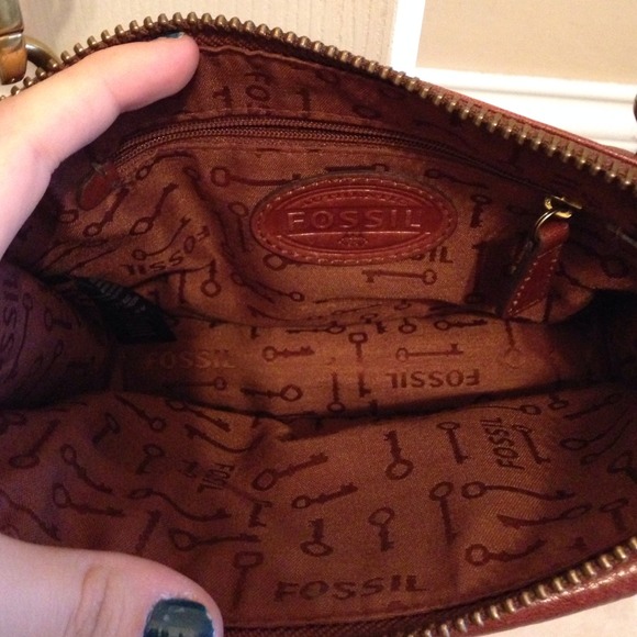 Sold on eBay ❌❌❌❌ Fossil Crossbody Bag - Picture 3 of 3
