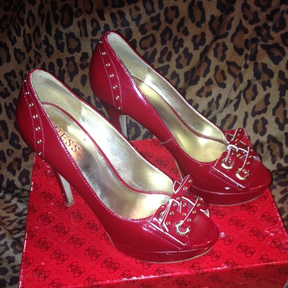 ππHost pick 7/19 City chicππGuess peep toes - Picture 2 of 3