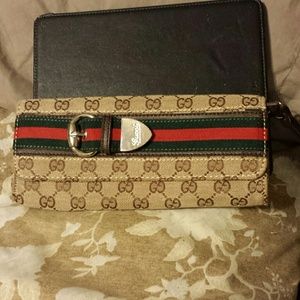 ***RESERVED FOR CORTEZ2178***Clutch