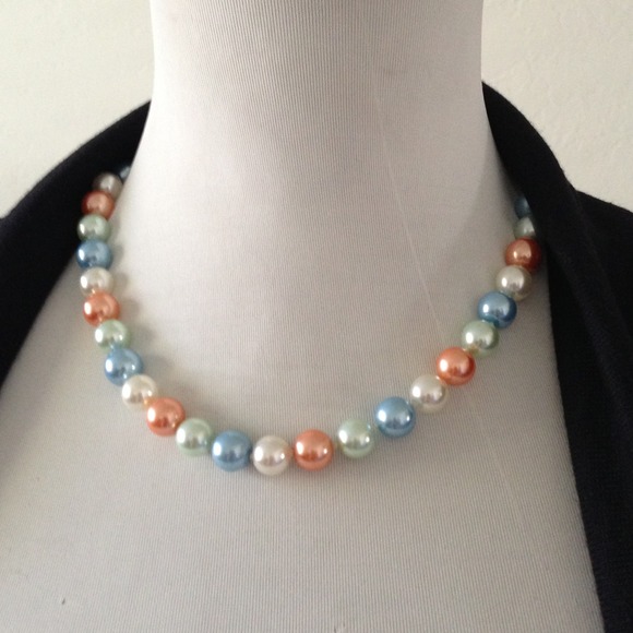 Short necklace