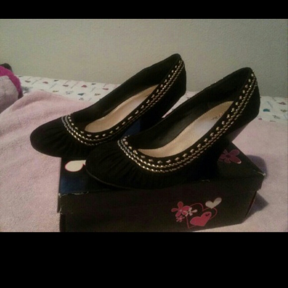 Brown Heels - Picture 3 of 3