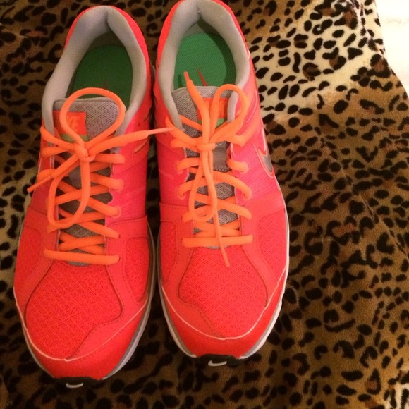 neon orange sneakers 38 nike shoes neon orange nike sneakers new womens neon orange sneakers 38 nike shoes neon orange nike sneakers new womens